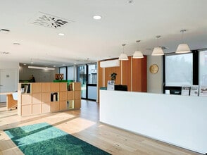 Espace de cotravail dans Marcq-en-Barœul à louer Hall d’entrée- Image 2 de 9