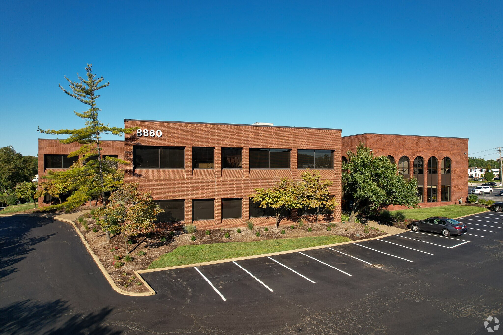 8860-8866 Ladue Rd, Ladue, MO à louer Photo principale- Image 1 de 5