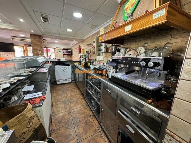 Retail in Orihuela, Alicante for sale - Building Photo - Image 2 of 11
