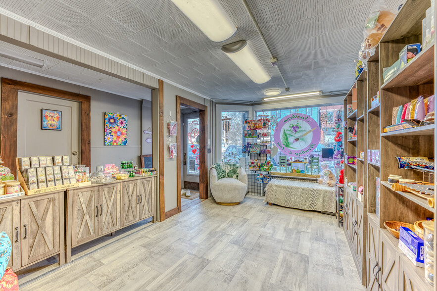 98 Main St, Lancaster, NH for sale - Building Photo - Image 3 of 25