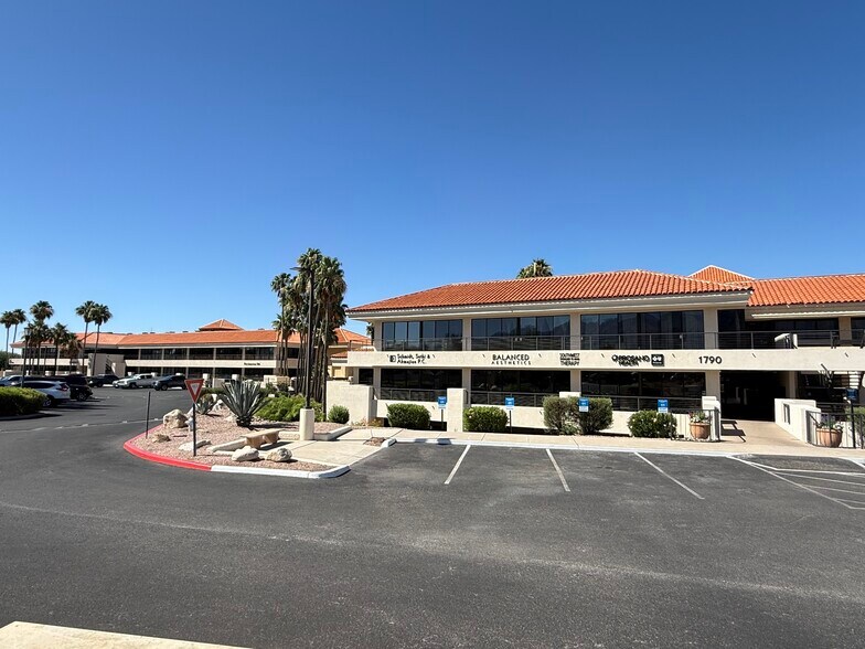 1820 E River Rd, Tucson, AZ à louer - Photo du bâtiment - Image 3 de 10