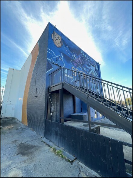 225 N Caldwell St, Charlotte, NC à louer - Photo du bâtiment - Image 1 de 15