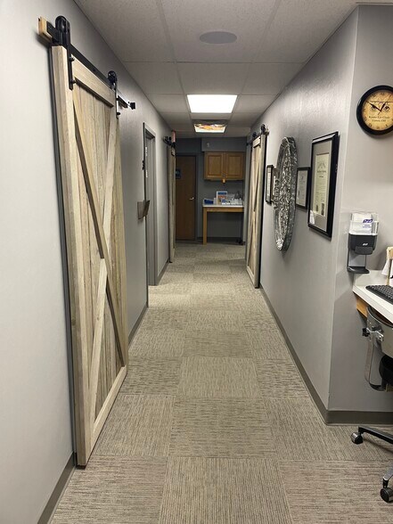 1600 E Turkeyfoot Lake Rd, Akron, OH à louer - Photo intérieure - Image 3 de 4