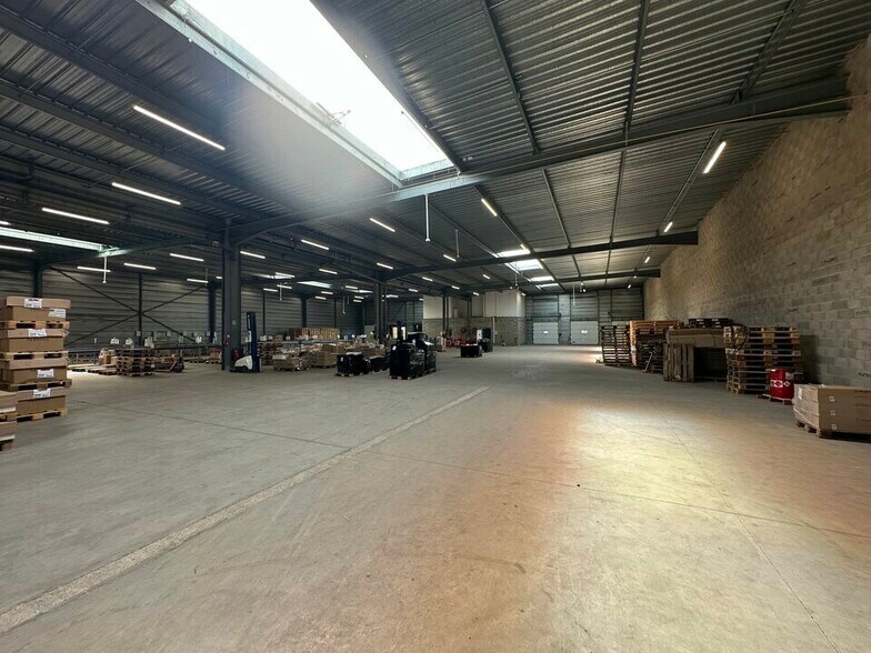 Industrial in Strasbourg for lease - Interior Photo - Image 2 of 9