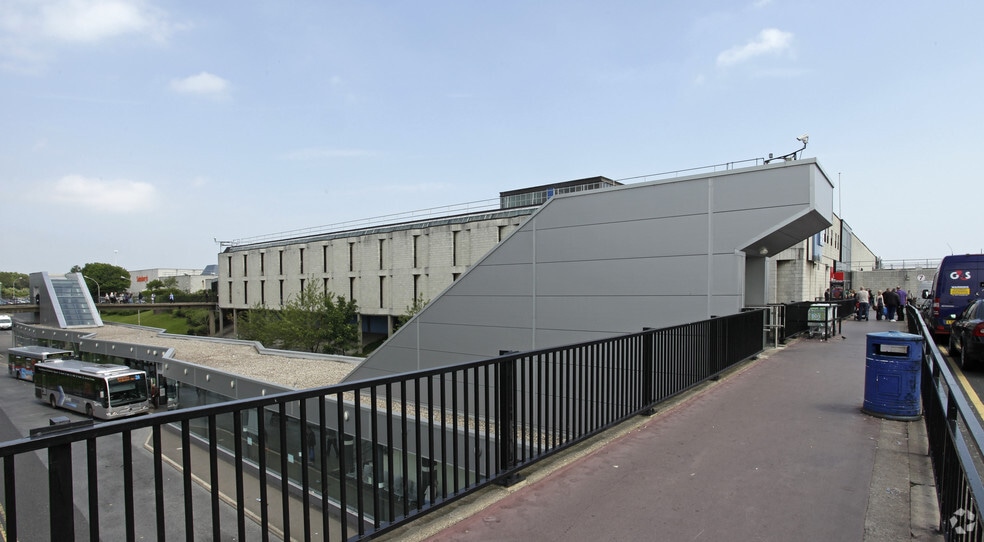 Washington Centre, Washington for lease - Building Photo - Image 3 of 9