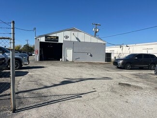 Plus de détails pour 925 Luke St, Irving, TX - Commerce de détail à vendre