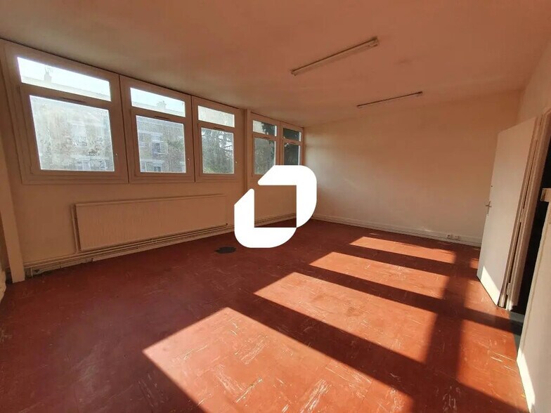 Bureau dans Champigny-sur-Marne à louer - Photo intérieure - Image 2 de 15