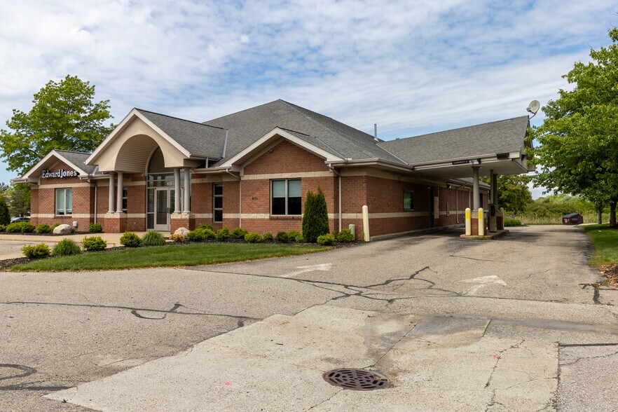 833 E 16th St, Holland, MI à louer - Photo du bâtiment - Image 2 de 19