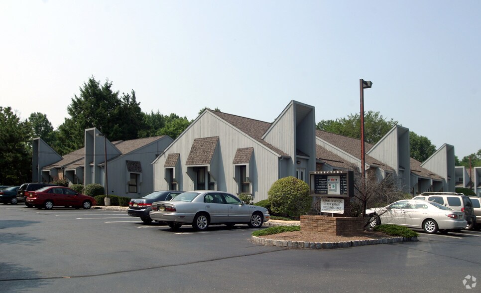 216 Stelton Rd, Piscataway, NJ à vendre - Photo principale - Image 1 de 18