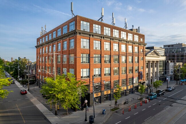 Plus de détails pour 489 College St, Toronto, ON - Bureau à louer