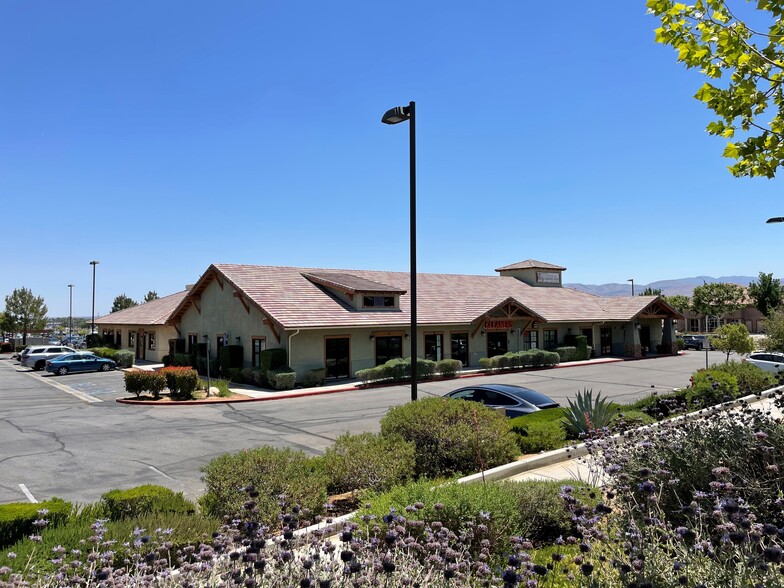 853 Auto Center Dr, Palmdale, CA for lease - Building Photo - Image 1 of 19