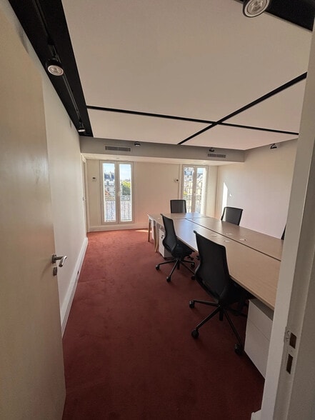 Coworking Space in Paris for lease - Interior Photo - Image 3 of 22