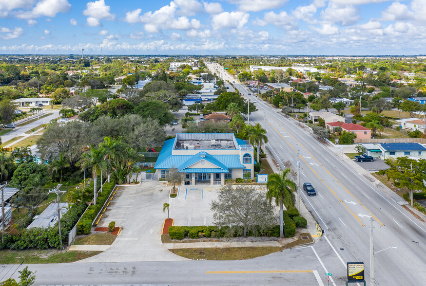 202 W Boynton Beach Blvd, Boynton Beach, FL à vendre - Photo du bâtiment - Image 1 de 1