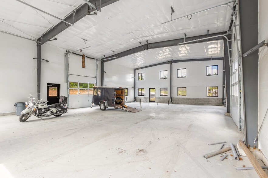 4 David Rd, Norfolk, MA for sale - Building Photo - Image 3 of 7