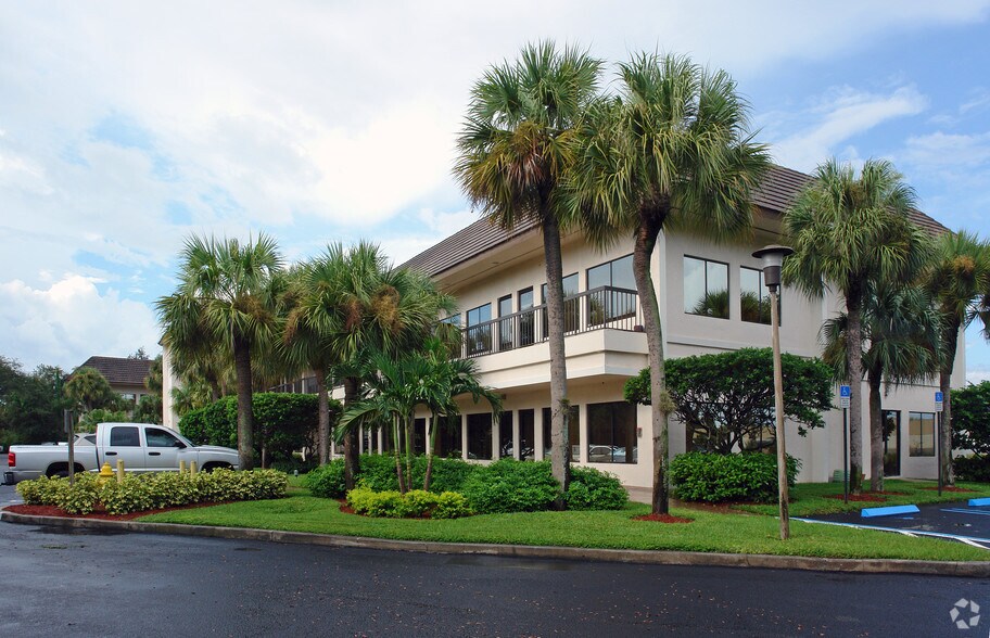 600 Sandtree Dr, Palm Beach Gardens, FL à louer - Photo du bâtiment - Image 3 de 4