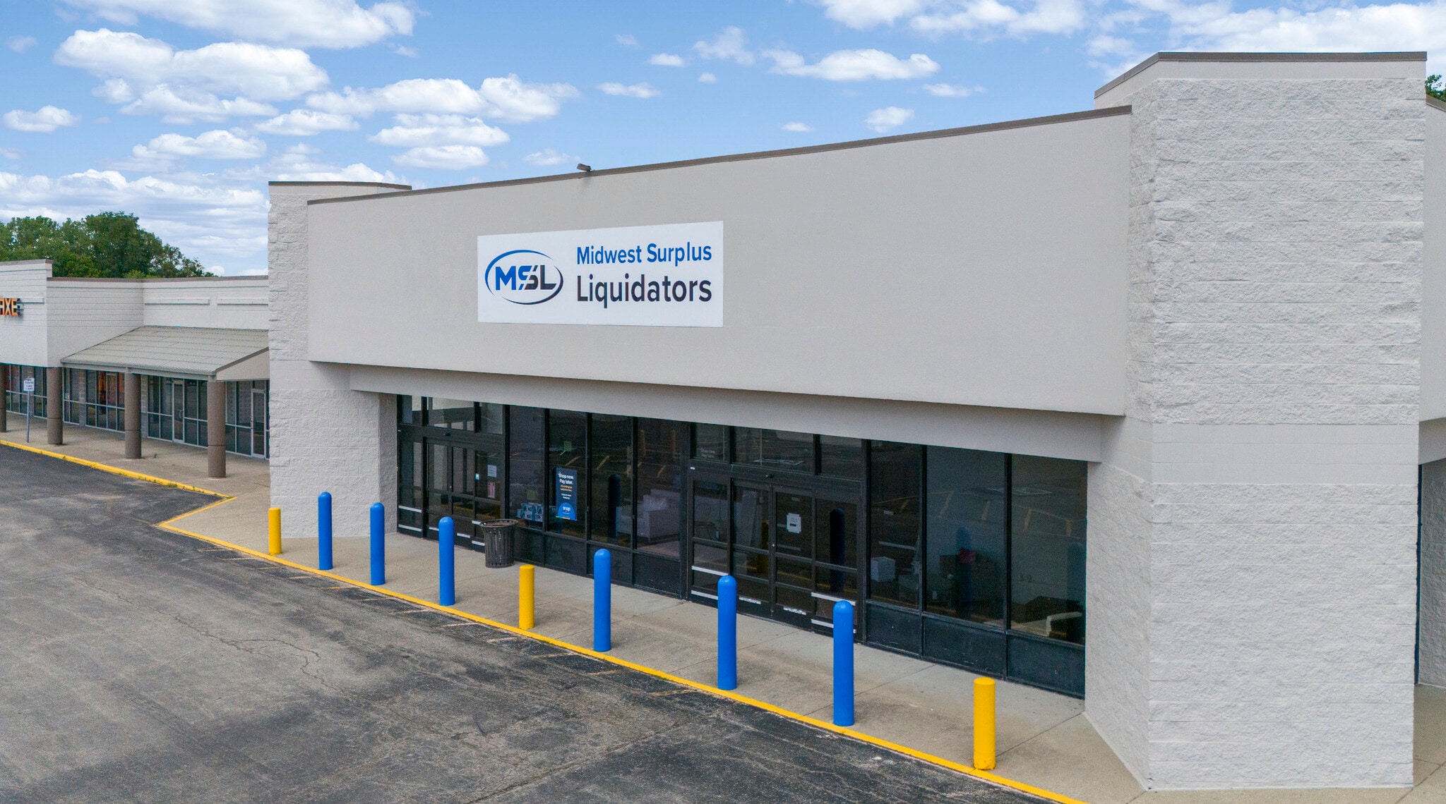 2100-2202 N Park Rd, Connersville, IN for lease Building Photo- Image 1 of 2