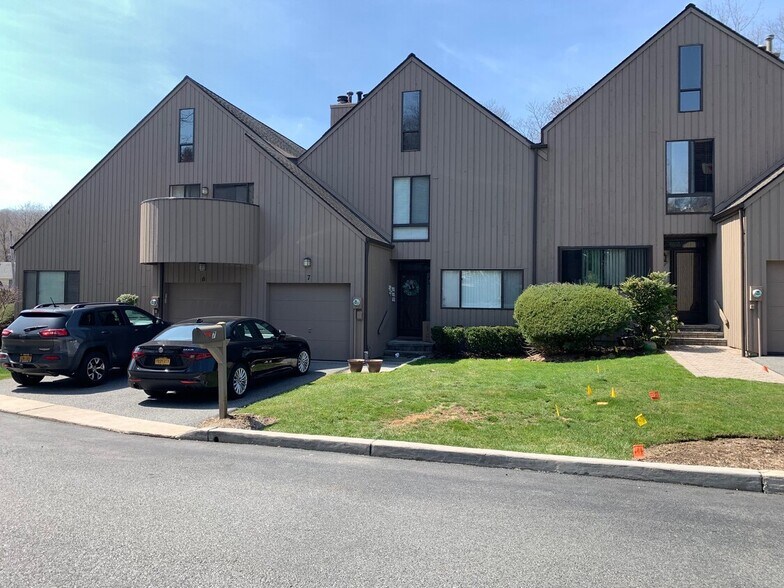 7 Rockhagen Rd, Thornwood, NY for sale - Primary Photo - Image 1 of 1