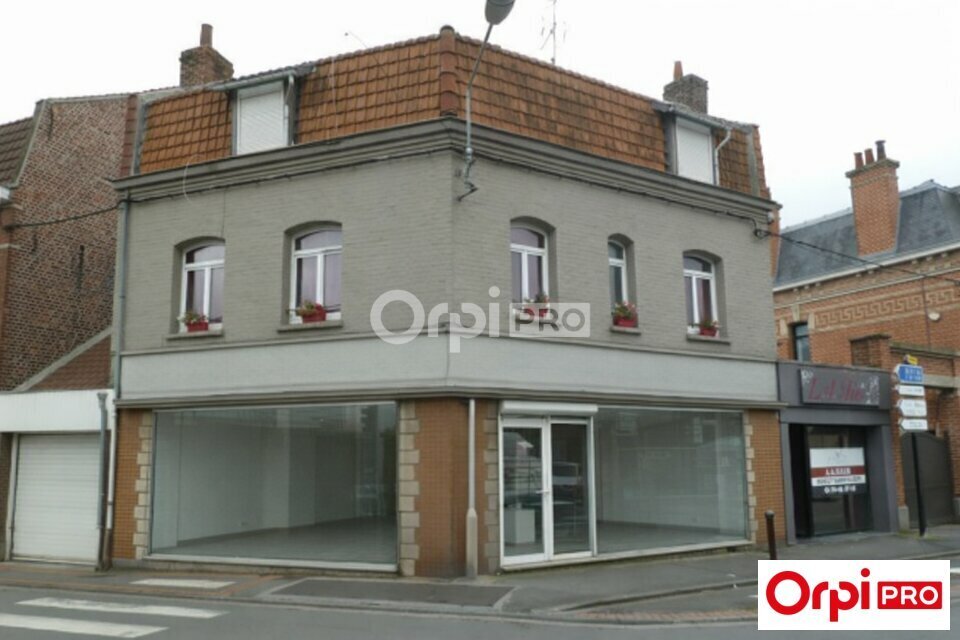 Retail in Pérenchies for lease Building Photo- Image 1 of 4