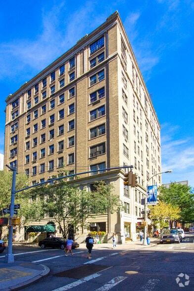 133 E 64th St, New York, NY à vendre - Photo du bâtiment - Image 2 de 3