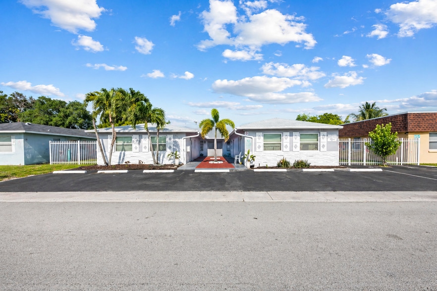 3910 NW 30th Ter, Lauderdale Lakes, FL for sale - Building Photo - Image 1 of 20