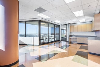 1701 Directors Blvd, Austin, TX à louer Photo intérieure- Image 2 de 7