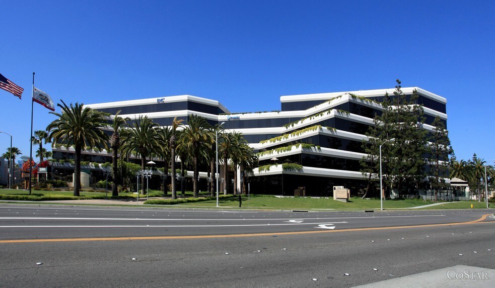 2101-2141 Rosecrans Ave, El Segundo, CA à louer - Photo du bâtiment - Image 3 de 13