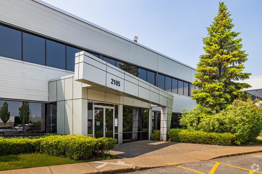 2103-2167 Boul Dagenais O, Laval, QC à louer - Photo du bâtiment - Image 3 de 11