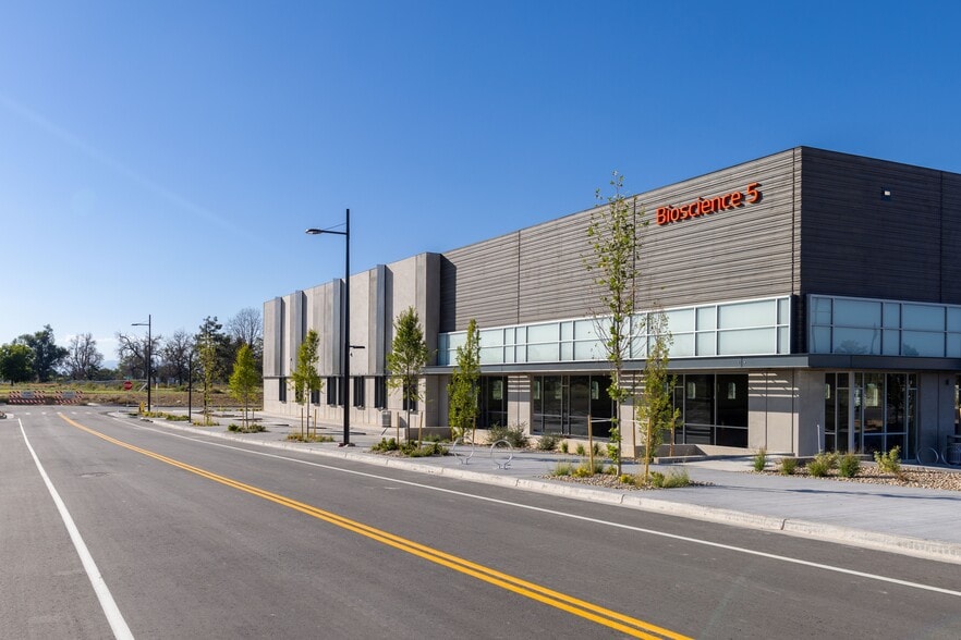 2251 N Revere St, Aurora, CO for lease - Primary Photo - Image 1 of 15