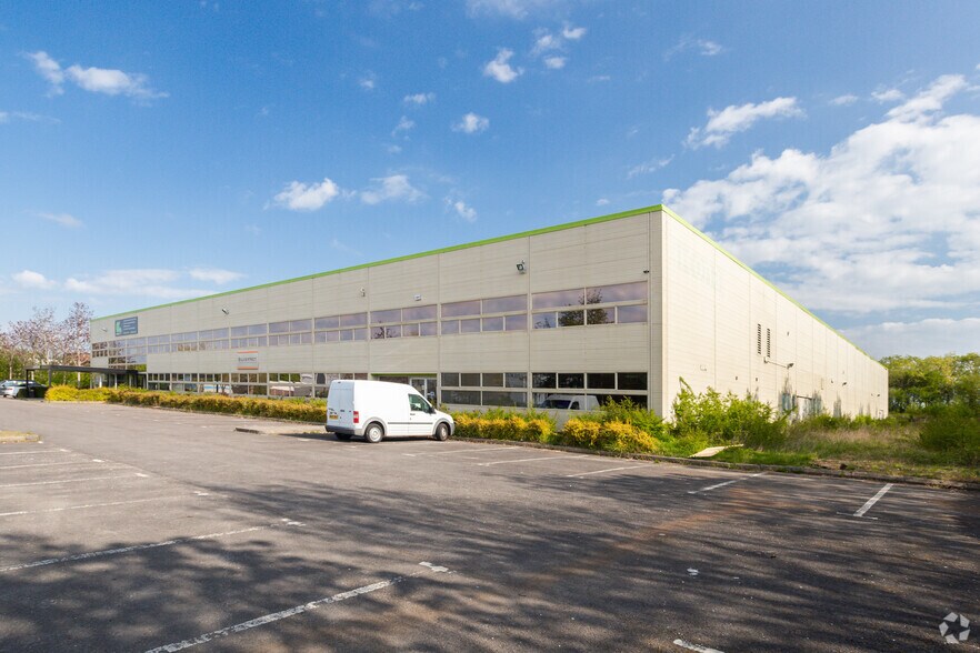 Michigan Dr, Milton Keynes for lease - Primary Photo - Image 1 of 5