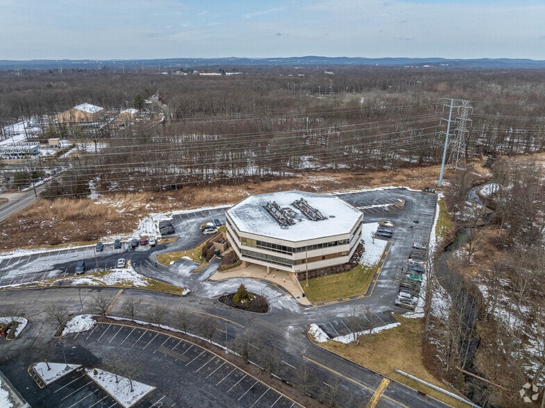 556 Eagle Rock Ave, Roseland, NJ for sale - Building Photo - Image 2 of 13