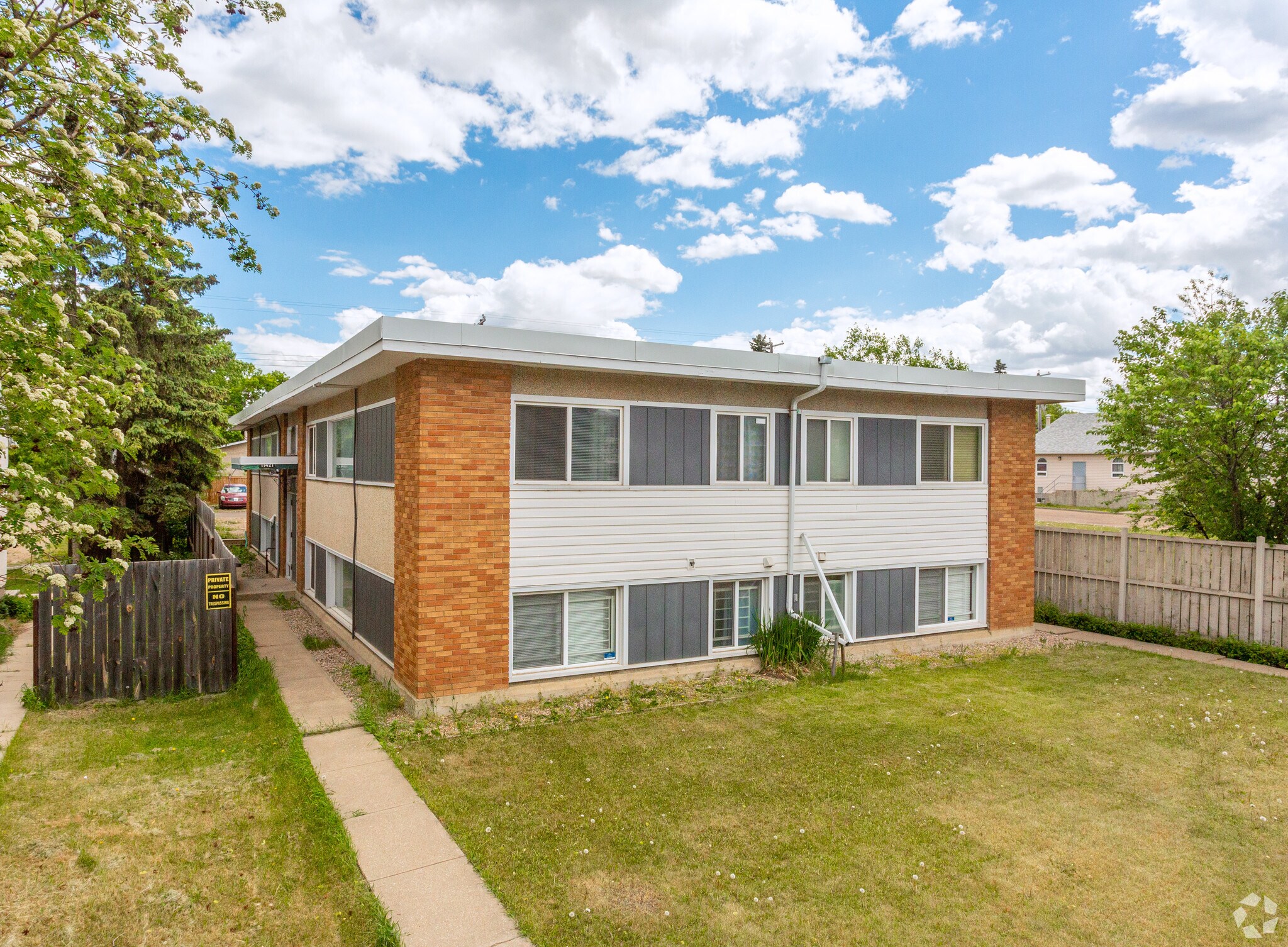 11421 124th St NW, Edmonton, AB for sale Primary Photo- Image 1 of 1