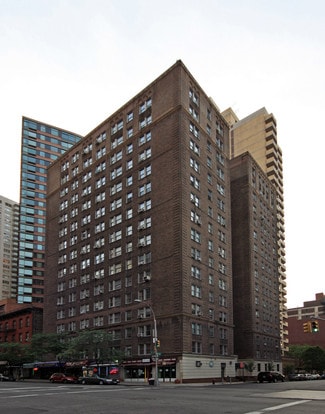 Plus de détails pour 710-716 Second Ave, New York, NY - Commerce de détail à louer