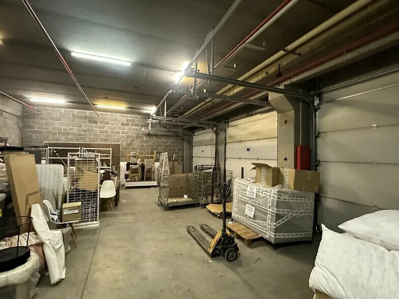 Industrial in Strasbourg for lease - Interior Photo - Image 2 of 11
