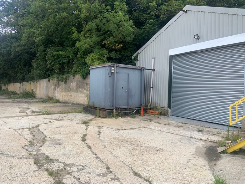 Selsdon Rd, South Croydon for lease - Building Photo - Image 2 of 6