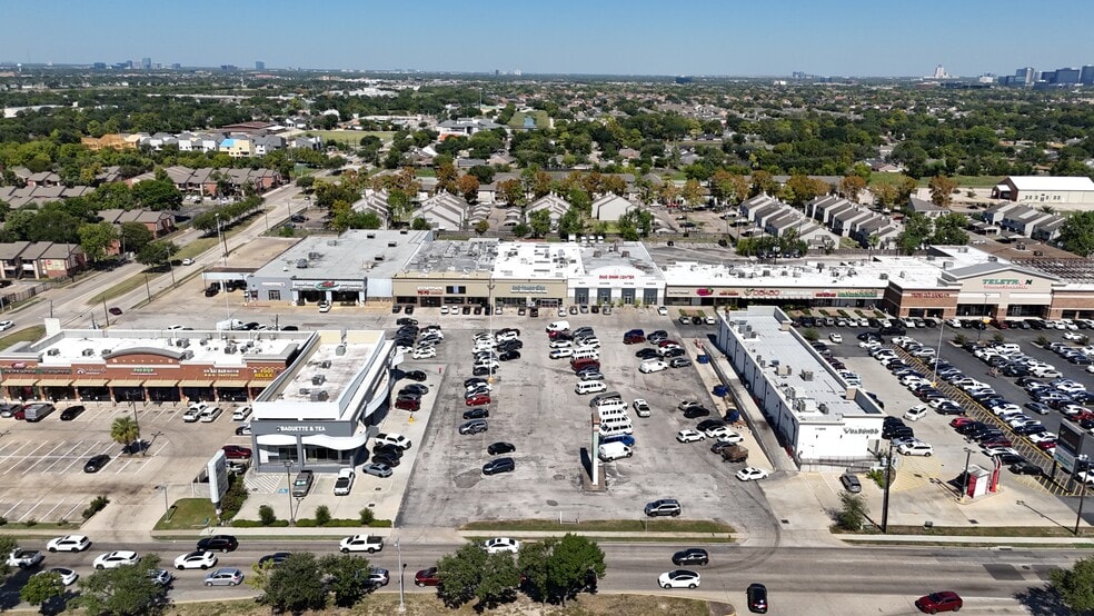 11810 Bellaire Blvd, Houston, TX à louer - Photo du bâtiment - Image 3 de 8