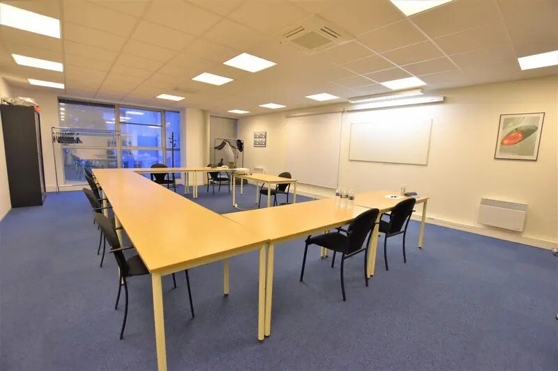 Flex dans Paris à louer - Photo du bâtiment - Image 3 de 7