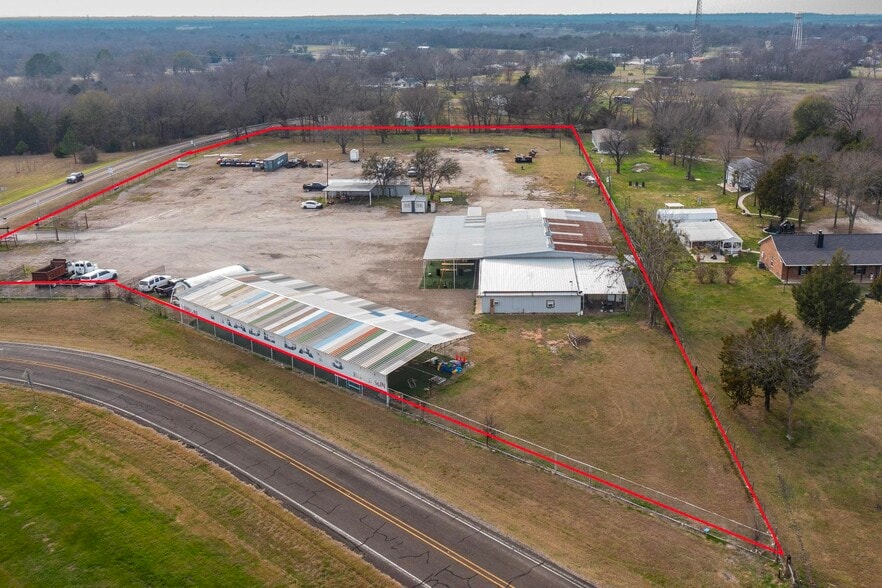 700 E Main St, Richland, TX à vendre - Photo du bâtiment - Image 3 de 46