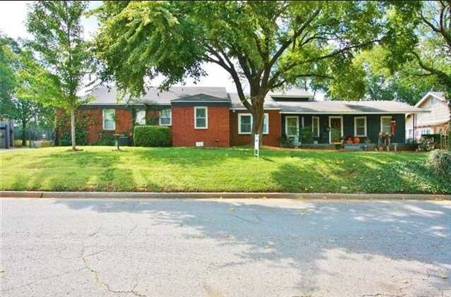 Classen Curve and The Plaza Duplexes portfolio of 2 properties for sale on LoopNet.ca Building Photo- Image 1 of 26