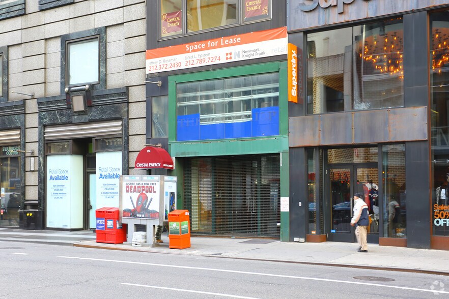 714 Lexington Ave, New York, NY à vendre - Photo du bâtiment - Image 2 de 7