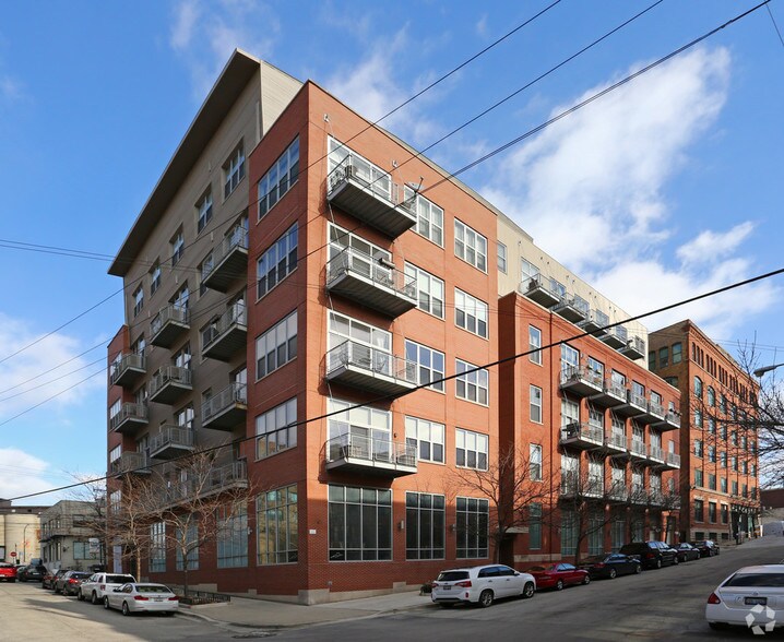 824 W Superior St, Chicago, IL à vendre - Photo du bâtiment - Image 3 de 82