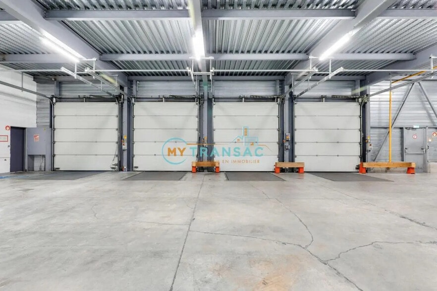 Flex in Villeparisis for lease - Building Photo - Image 2 of 8