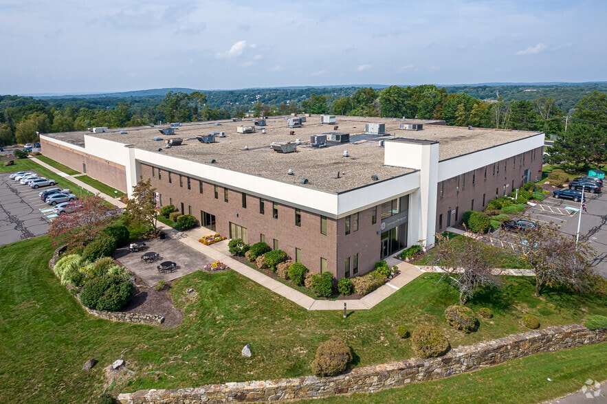 84 Progress Ln, Waterbury, CT for lease - Building Photo - Image 2 of 2