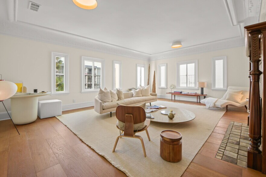 320 S Kingsley Dr, Los Angeles, CA for sale - Building Photo - Image 1 of 18