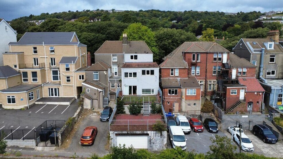 70 Walter Rd, Swansea à vendre - Photo du bâtiment - Image 2 de 20