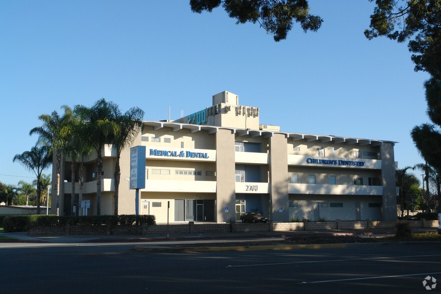 2700 N Bellflower Blvd, Long Beach, CA for lease - Building Photo - Image 3 of 92
