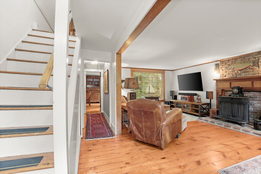 47 Hollow Tree Ridge Rd, Darien, CT à vendre - Photo du bâtiment - Image 3 de 48