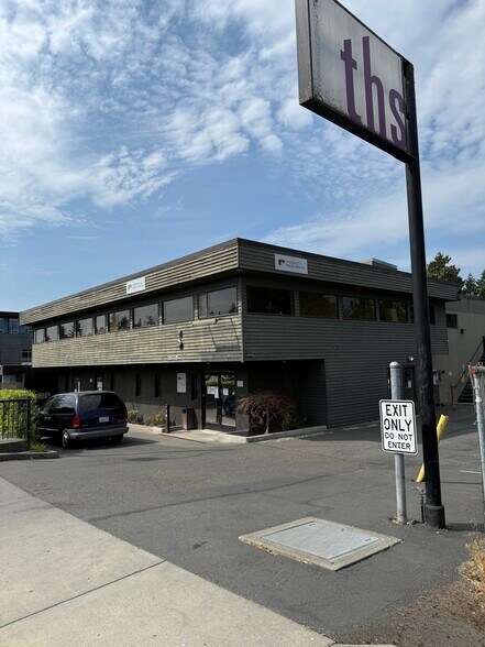 16715 Aurora Ave N, Shoreline, WA for lease - Building Photo - Image 1 of 7