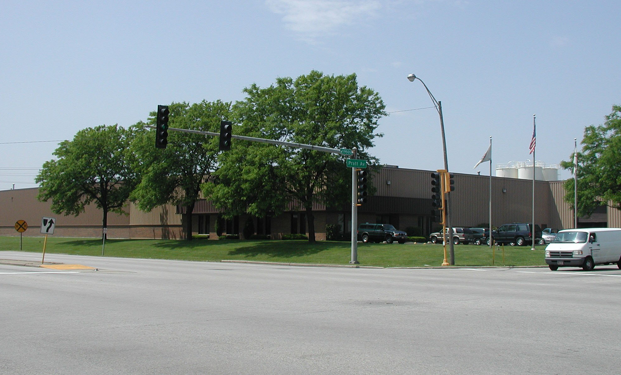 1601 Pratt Blvd, Elk Grove Village, IL for lease Primary Photo- Image 1 of 6