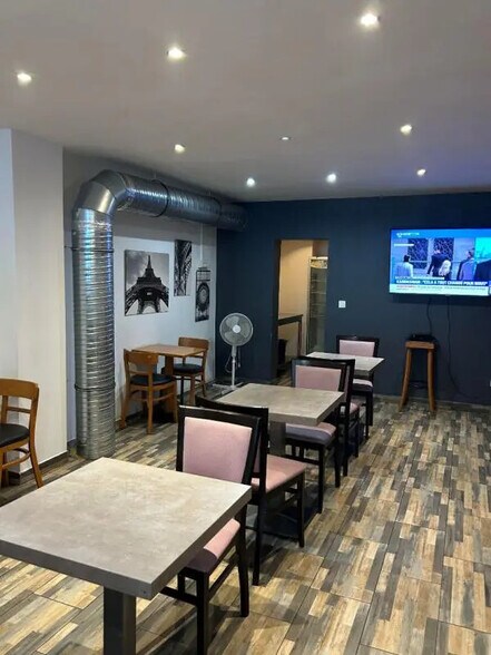 Office in Bordeaux for sale - Interior Photo - Image 3 of 3