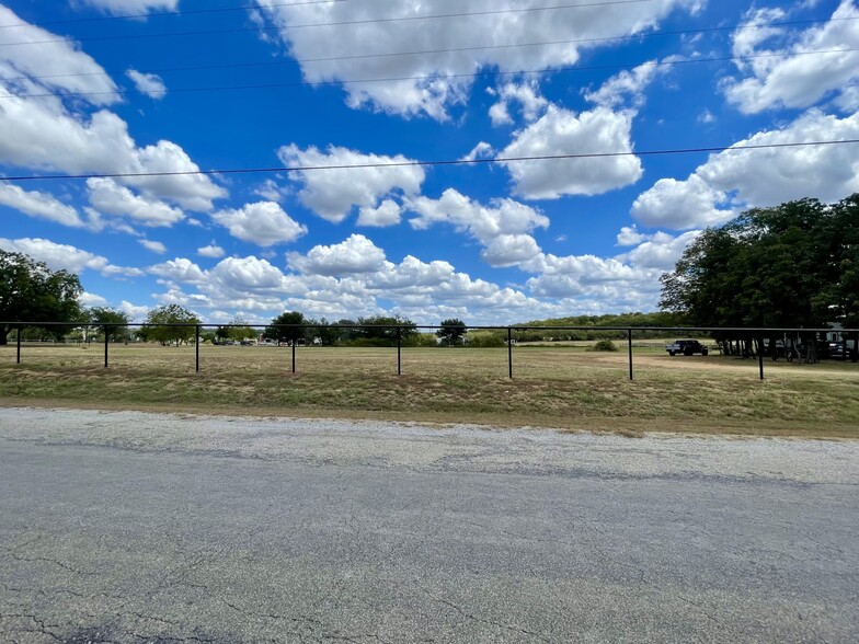 301 S Keller Rd, Mineral Wells, TX for sale - Building Photo - Image 3 of 7